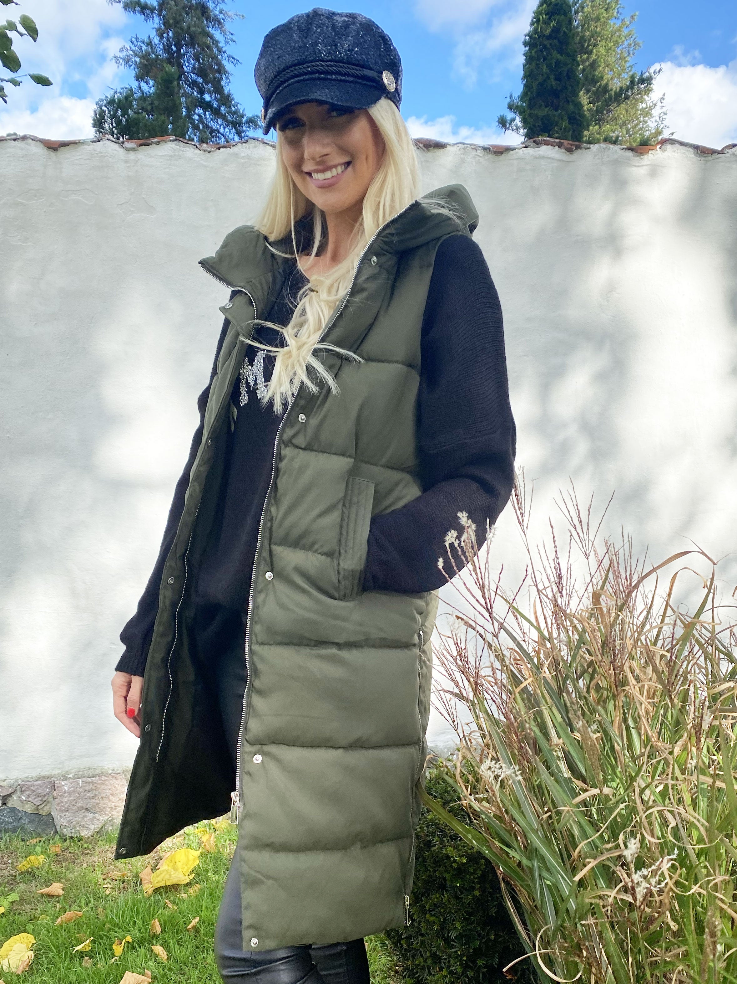 Xenia - Lang dynevest med hætte